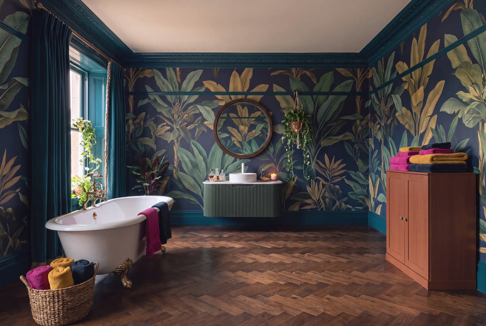 A small room welcomes deep saturation and dense pattern.